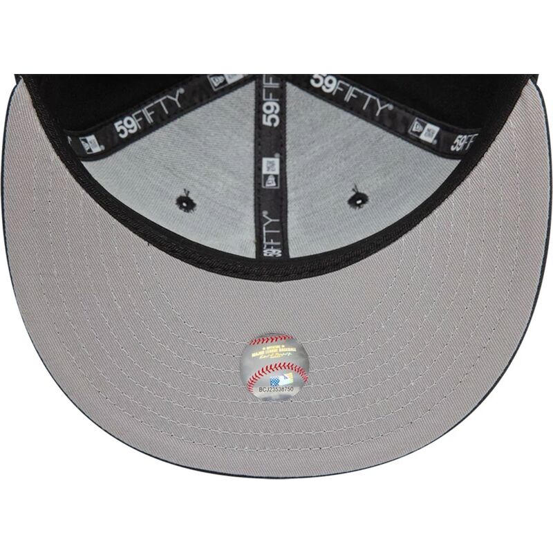 czarna-dopasowana-czapka-z-daszkiem-59fifty-heart-icon-new-york-yankees-mlb-new-era