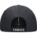 granatowa-zakrzywiona-czapka-regulowana-dla-chlopca-dri-fit-club-structured-new-york-yankees-mlb-od-nike