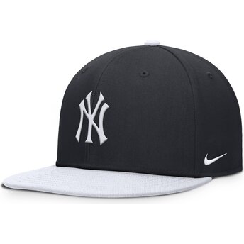 Granatowo-biała płaska czapka snapback dla chłopca Dri-Fit Pro Structured Square Bill New York Yankees MLB Nike