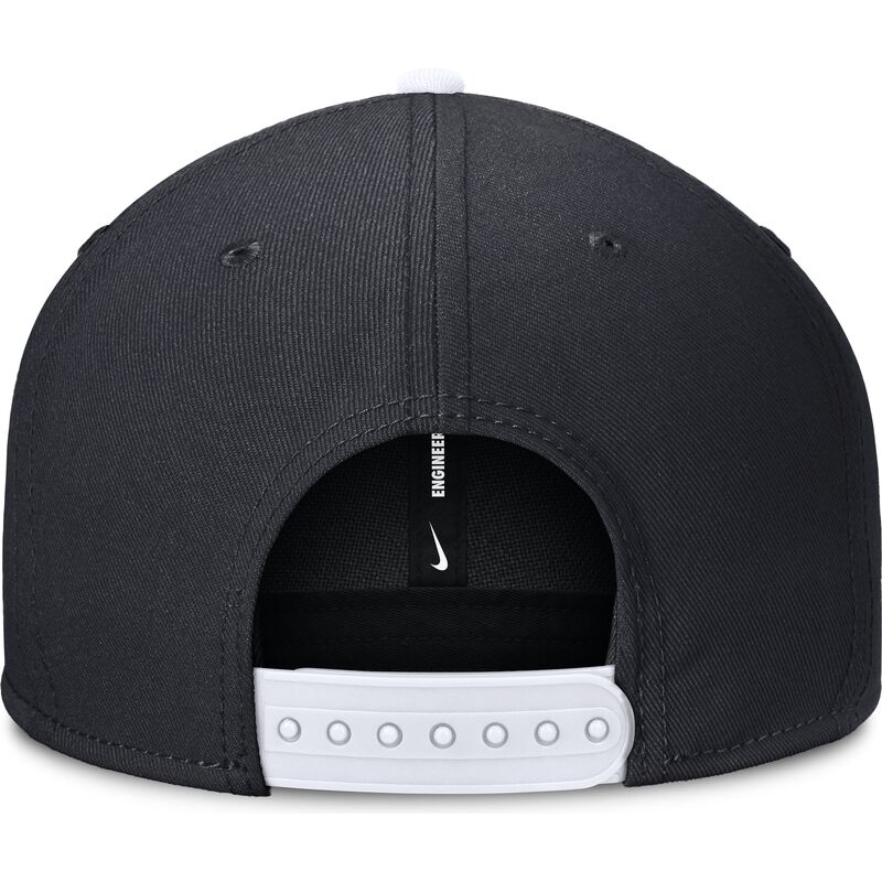 granatowo-biala-plaska-czapka-snapback-dla-chlopca-dri-fit-pro-structured-square-bill-new-york-yankees-mlb-nike