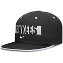 czarna-dopasowana-czapka-z-plaskim-daszkiem-primetime-dri-fit-true-structured-round-bill-new-york-yankees-mlb-nike
