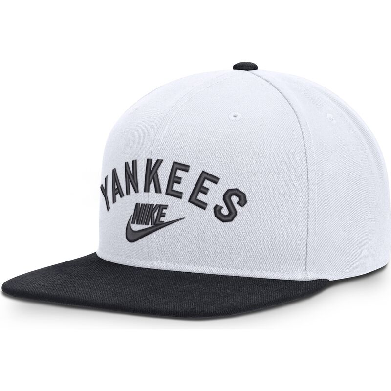 biala-i-granatowa-plaska-czapka-snapback-cooperstown-dri-fit-pro-structured-square-bill-new-york-yankees-mlb-od-nike
