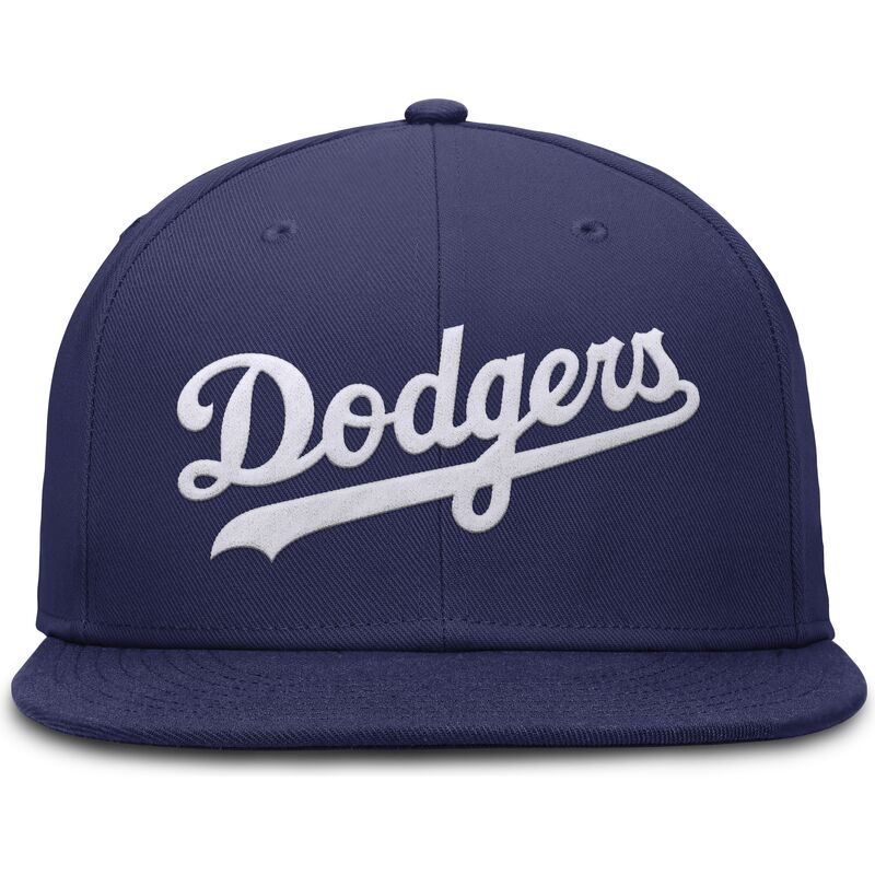 niebieska-dopasowana-czapka-z-plaskim-daszkiem-dri-fit-true-structured-round-bill-los-angeles-dodgers-mlb-nike