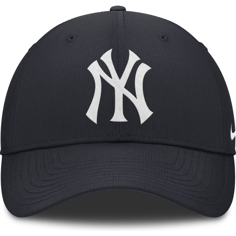 granatowa-zakrzywiona-czapka-z-regulacja-club-structured-uv-poly-ripstop-new-york-yankees-mlb-od-nike