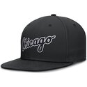 czarna-dopasowana-czapka-z-plaskim-daszkiem-dri-fit-true-structured-round-bill-chicago-white-sox-mlb-nike