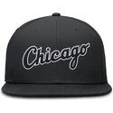 czarna-dopasowana-czapka-z-plaskim-daszkiem-dri-fit-true-structured-round-bill-chicago-white-sox-mlb-nike