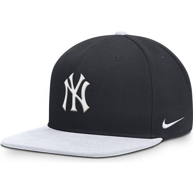 gorra-plana-azul-marino-y-blanca-snapback-dri-fit-pro-structured-square-bill-de-new-york-yankees-mlb-de-nike gorra-plana-azul-marino-y-blanca-snapback-dri-fit-pro-structured-square-bill-de-new-york-yankees-mlb-de-nike