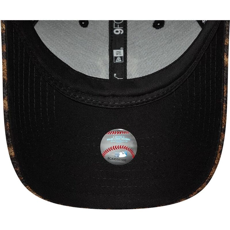 czapki-zakrzywiona-lampart-tasma-regulowana-9forty-leopard-cosy-new-york-yankees-mlb-new-era