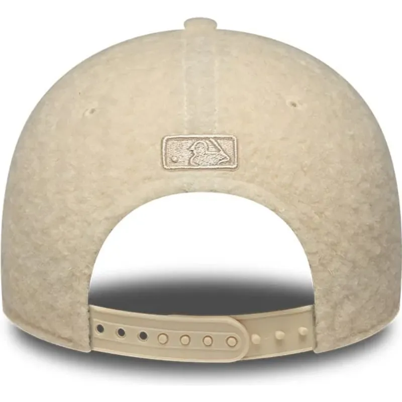 czapki-zakrzywiona-bezowy-snapback-9forty-m-crown-winter-borg-los-angeles-dodgers-mlb-new-era czapki-zakrzywiona-bezowy-snapback-9forty-m-crown-winter-borg-los-angeles-dodgers-mlb-new-era