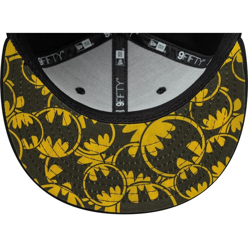 czapki-plaska-szary-snapback-dla-dziecka-9fifty-piping-batman-dc-comics-new-era