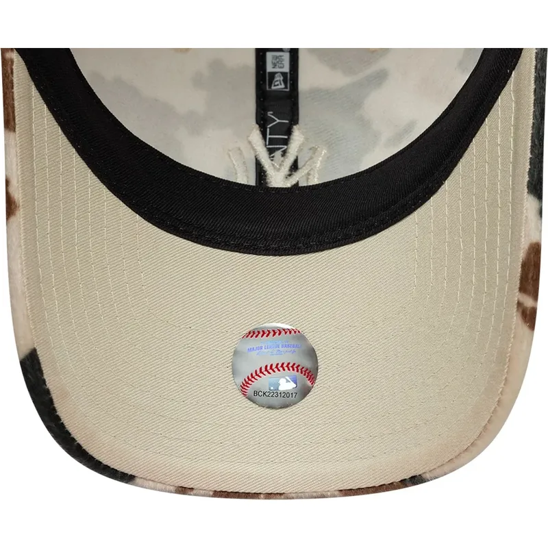 czapki-zakrzywiona-brazowy-tasma-regulowana-9twenty-animal-print-new-york-yankees-mlb-new-era