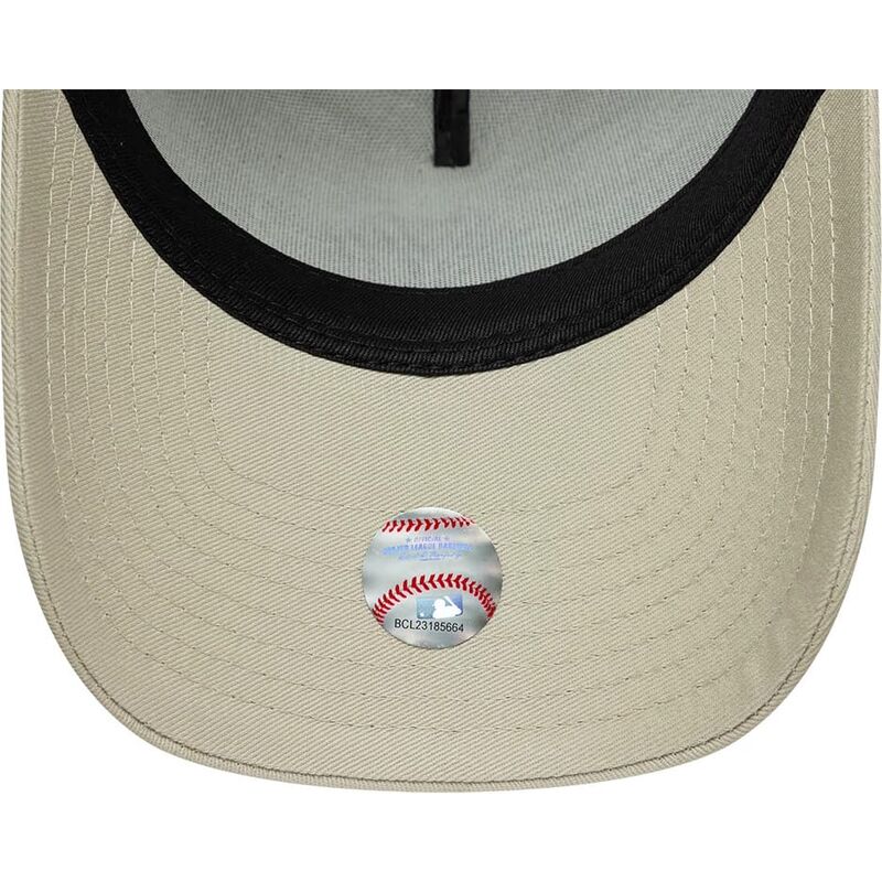 czapki-zakrzywiona-bezowy-snapback-e-frame-league-essential-new-york-yankees-mlb-new-era