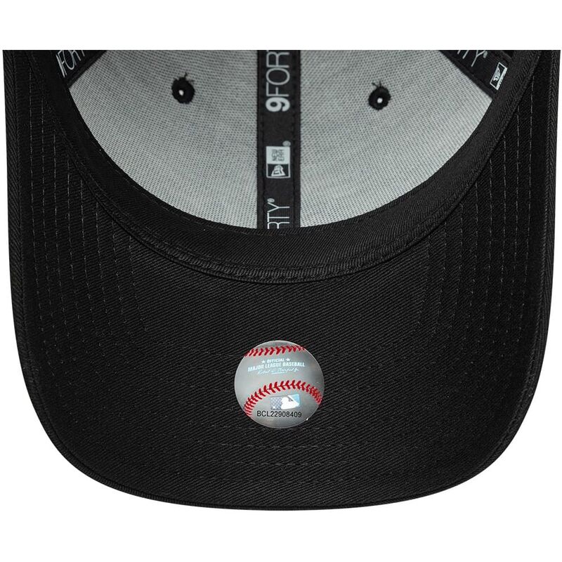 czapki-zakrzywiona-czarny-snapback-9forty-m-crown-new-york-yankees-mlb-new-era