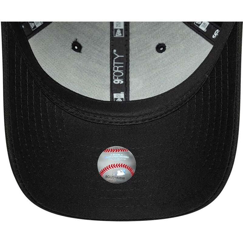 czapki-zakrzywiona-czarny-snapback-9forty-m-crown-side-script-chicago-white-sox-mlb-new-era