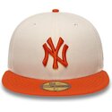 czapki-plaska-bezowy-dopasowany-59fifty-league-essential-new-york-yankees-mlb-new-era