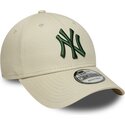 czapki-zakrzywiona-bezowy-tasma-regulowana-9forty-league-essential-new-york-yankees-mlb-new-era