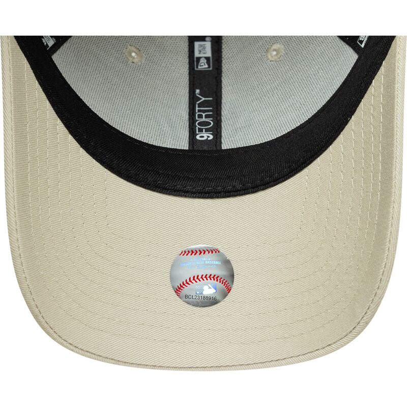 czapki-zakrzywiona-bezowy-tasma-regulowana-9forty-league-essential-new-york-yankees-mlb-new-era