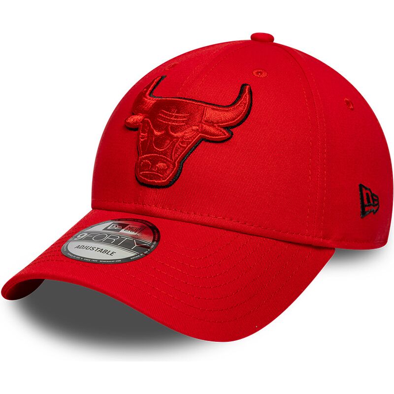 czapki-zakrzywiona-czerwony-tasma-regulowana-9forty-outline-chicago-bulls-nba-new-era