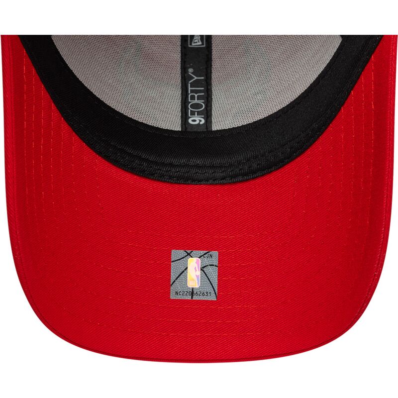 czapki-zakrzywiona-czerwony-tasma-regulowana-9forty-outline-chicago-bulls-nba-new-era