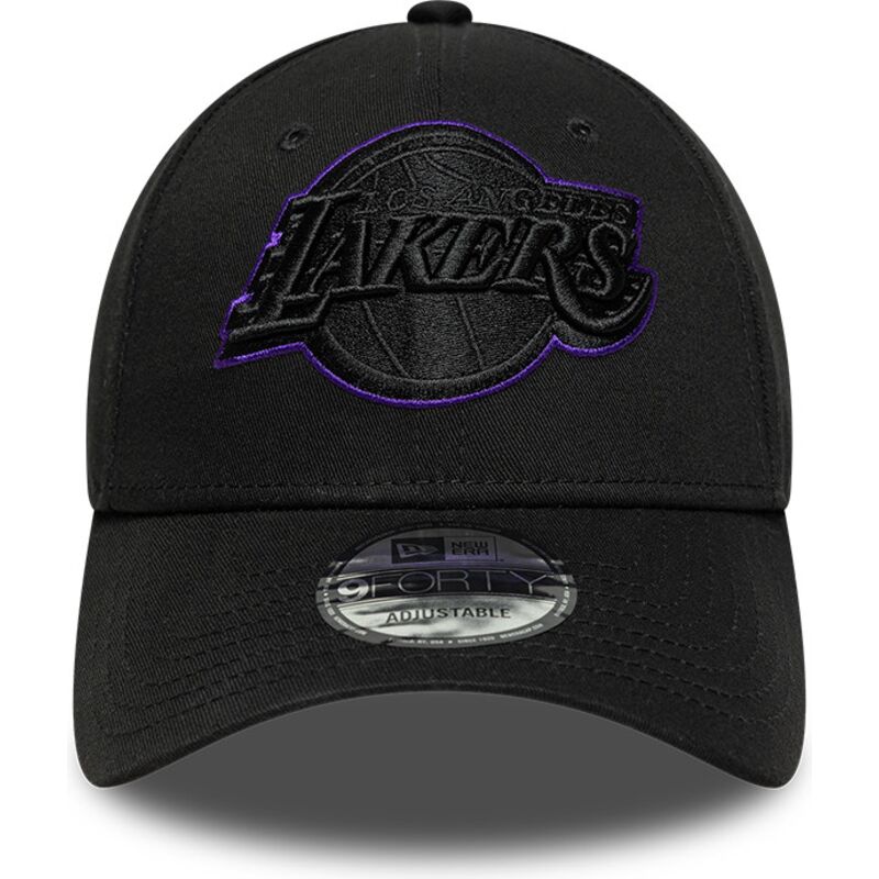 czapki-zakrzywiona-czarny-tasma-regulowana-9forty-outline-los-angeles-lakers-nba-new-era czapki-zakrzywiona-czarny-tasma-regulowana-9forty-outline-los-angeles-lakers-nba-new-era