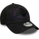 czapki-zakrzywiona-czarny-tasma-regulowana-9forty-outline-los-angeles-lakers-nba-new-era