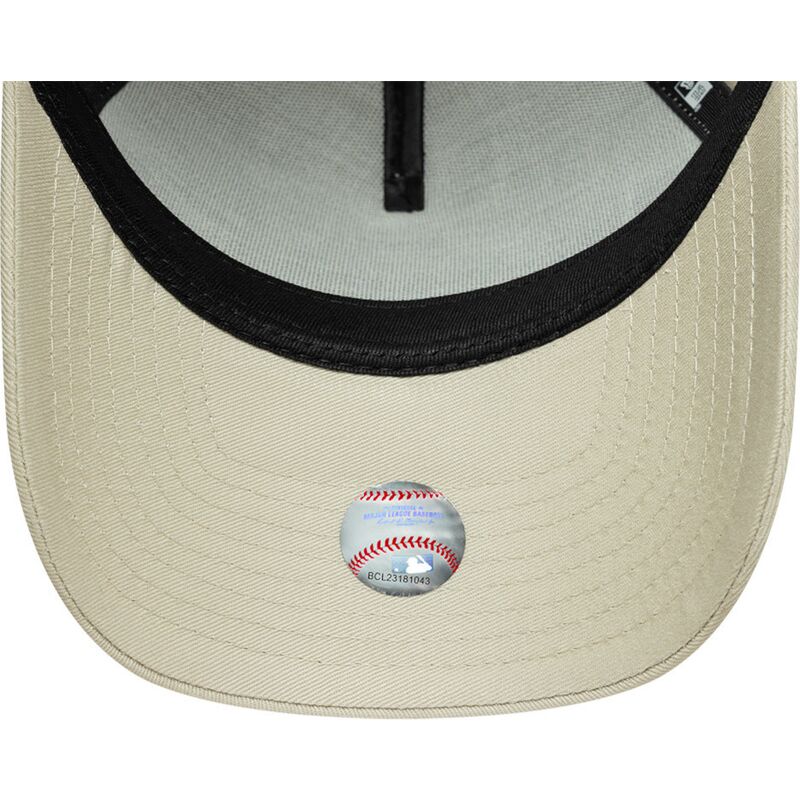 czapki-zakrzywiona-bezowy-snapback-dorado-e-frame-metallic-outline-new-york-yankees-mlb-new-era