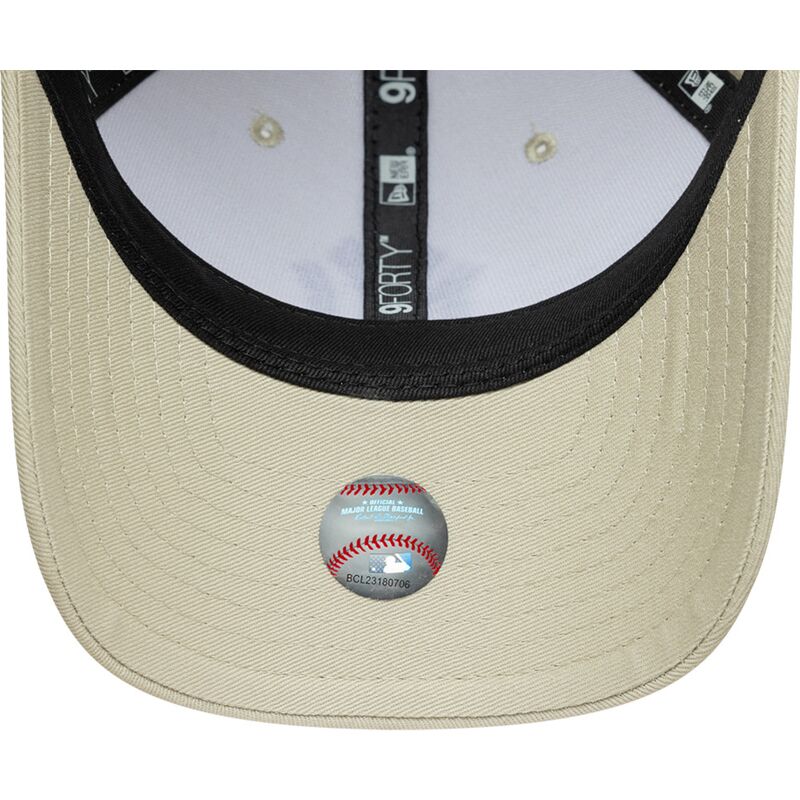 czapki-zakrzywiona-bezowy-snapback-9forty-m-crown-new-york-yankees-mlb-new-era czapki-zakrzywiona-bezowy-snapback-9forty-m-crown-new-york-yankees-mlb-new-era