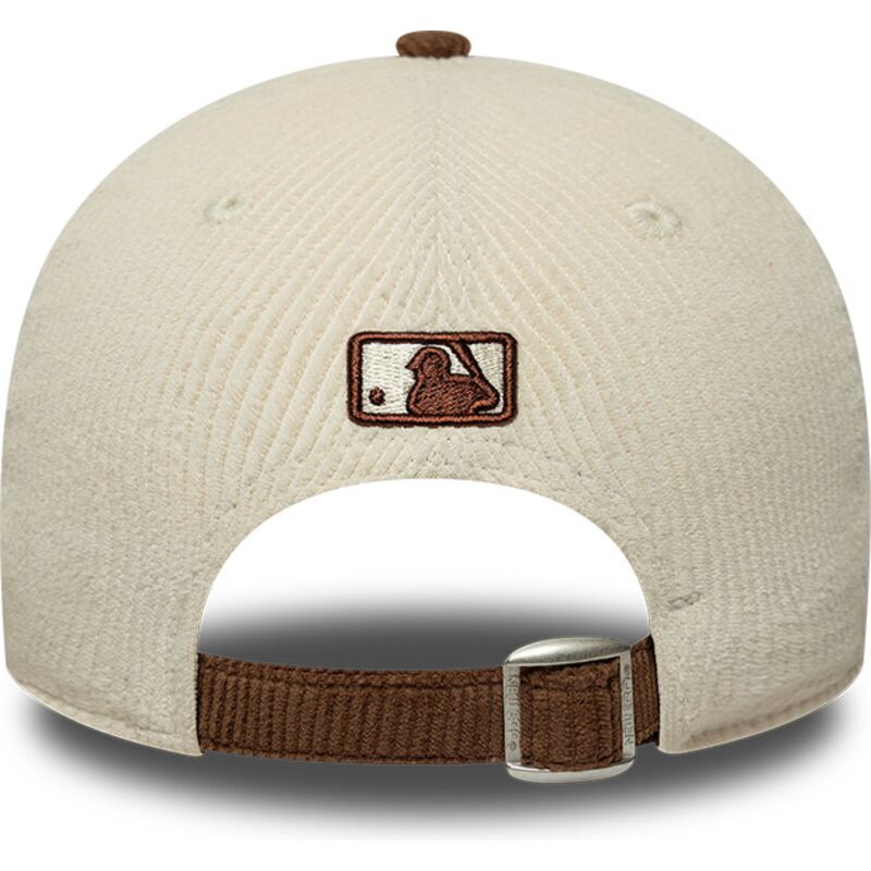 czapki-zakrzywiona-brazowy-tasma-regulowana-9forty-m-crown-cord-new-york-yankees-mlb-new-era czapki-zakrzywiona-brazowy-tasma-regulowana-9forty-m-crown-cord-new-york-yankees-mlb-new-era