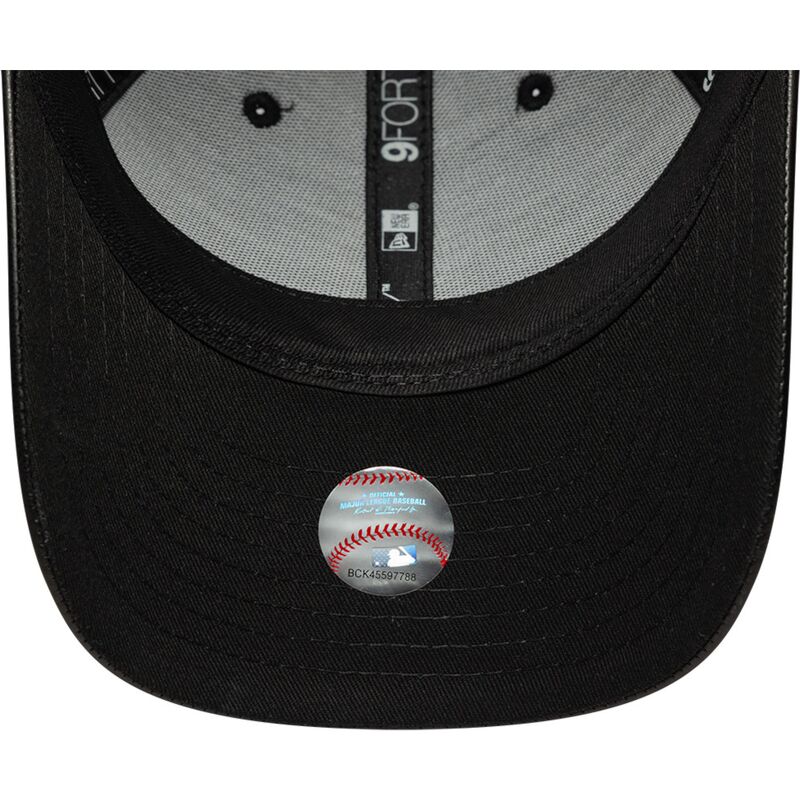 czapki-zakrzywiona-czarny-snapback-9forty-m-crown-pu-diamante-new-york-yankees-mlb-new-era