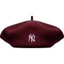 berety-czerwony-wool-script-new-york-yankees-mlb-new-era