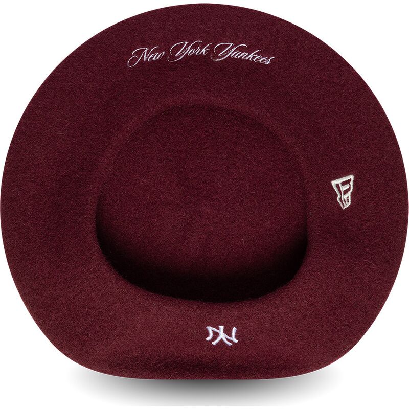 berety-czerwony-wool-script-new-york-yankees-mlb-new-era