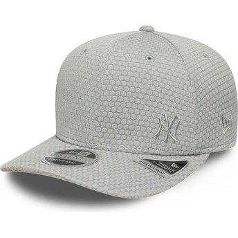 Czapki zakrzywiona szary snapback 9SEVENTY Stretch Snap Mesh Flawless New York Yankees MLB New Era