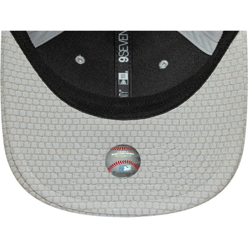 czapki-zakrzywiona-szary-snapback-9seventy-stretch-snap-mesh-flawless-new-york-yankees-mlb-new-era czapki-zakrzywiona-szary-snapback-9seventy-stretch-snap-mesh-flawless-new-york-yankees-mlb-new-era