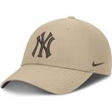 czapki-zakrzywiona-bezowy-tasma-regulowana-club-structured-uv-poly-ripstop-new-york-yankees-mlb-nike