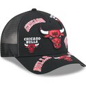 czapki-zakrzywiona-czarny-snapback-9forty-m-crown-a-frame-all-over-chicago-bulls-nba-new-era