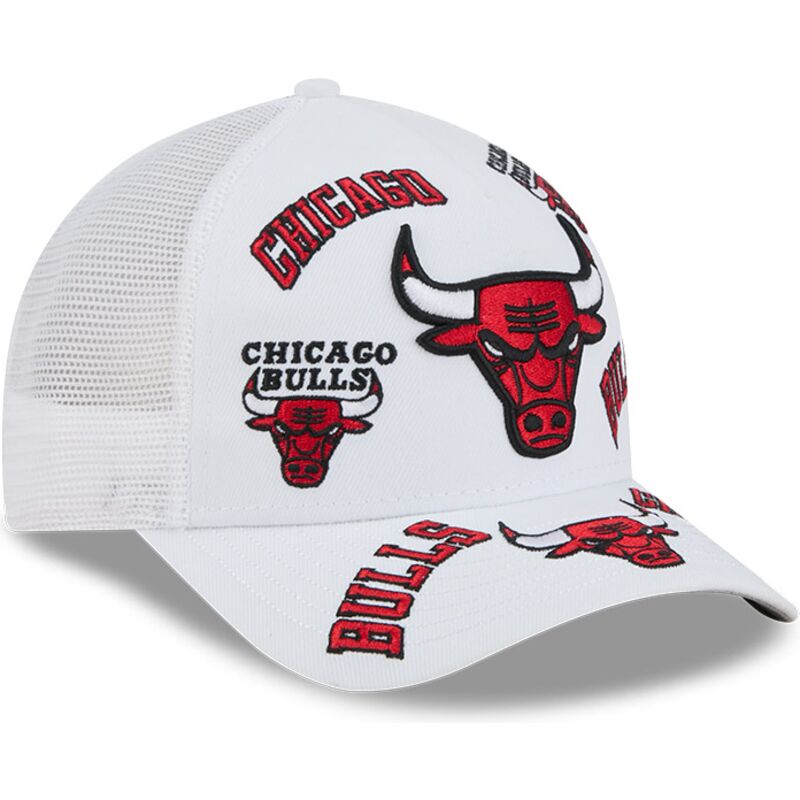 czapki-zakrzywiona-bialy-snapback-9forty-m-crown-a-frame-all-over-chicago-bulls-nba-new-era