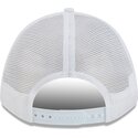 czapki-zakrzywiona-bialy-snapback-9forty-m-crown-a-frame-all-over-chicago-bulls-nba-new-era
