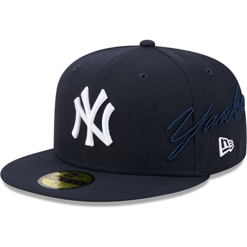 czapki-plaska-granatowy-dopasowany-59fifty-side-script-new-york-yankees-mlb-new-era czapki-plaska-granatowy-dopasowany-59fifty-side-script-new-york-yankees-mlb-new-era