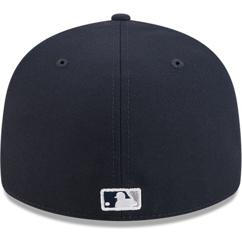 czapki-zakrzywiona-granatowy-dopasowany-59fifty-pin-na-lifestyle-f1-new-york-yankees-mlb-new-era