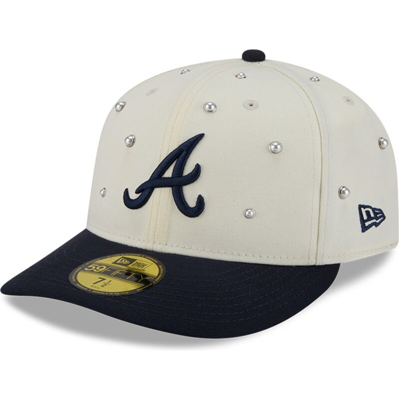 czapki-zakrzywiona-bezowy-dopasowany-59fifty-beads-na-lifestyle-f1-atlanta-braves-mlb-new-era czapki-zakrzywiona-bezowy-dopasowany-59fifty-beads-na-lifestyle-f1-atlanta-braves-mlb-new-era