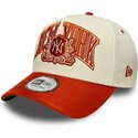 czapki-zakrzywiona-bezowy-snapback-e-frame-wordmark-suede-new-york-yankees-mlb-new-era