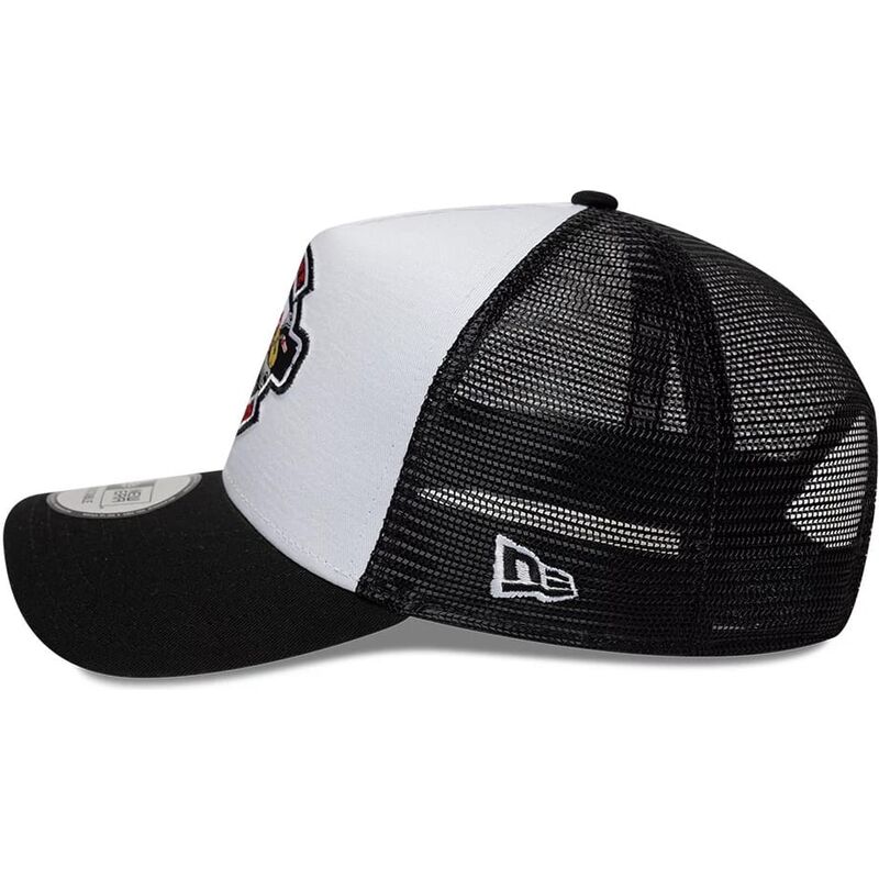 czapki-zakrzywiona-czarny-snapback-a-frame-location-icon-pigs-eye-garage-new-era