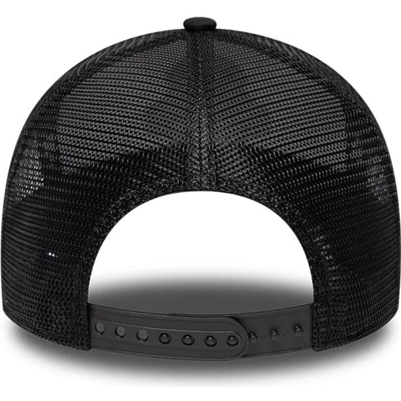czapki-zakrzywiona-czarny-snapback-a-frame-location-icon-pigs-eye-garage-new-era