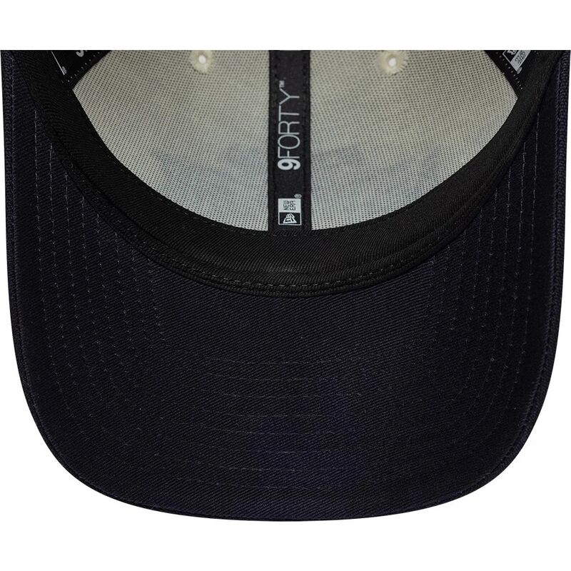 gorra-curva-beige-y-azul-marino-ajustable-9forty-m-crown-wordmark-de-buffalo-new-york-de-new-era