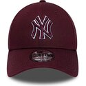 czapki-zakrzywiona-czerwony-tasma-regulowana-9forty-team-outline-new-york-yankees-mlb-new-era