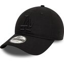 czarna-regulowana-czapka-z-zakrzywionym-daszkiem-z-czarnym-logo-9twenty-league-essential-los-angeles-dodgers-mlb-od-new-era