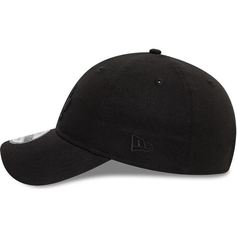 czarna-regulowana-czapka-z-zakrzywionym-daszkiem-z-czarnym-logo-9twenty-league-essential-los-angeles-dodgers-mlb-od-new-era czarna-regulowana-czapka-z-zakrzywionym-daszkiem-z-czarnym-logo-9twenty-league-essential-los-angeles-dodgers-mlb-od-new-era