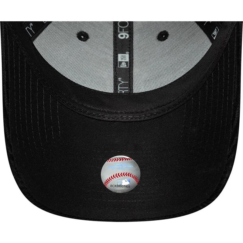 czapki-zakrzywiona-czarny-tasma-regulowana-9forty-cord-new-york-yankees-mlb-new-era