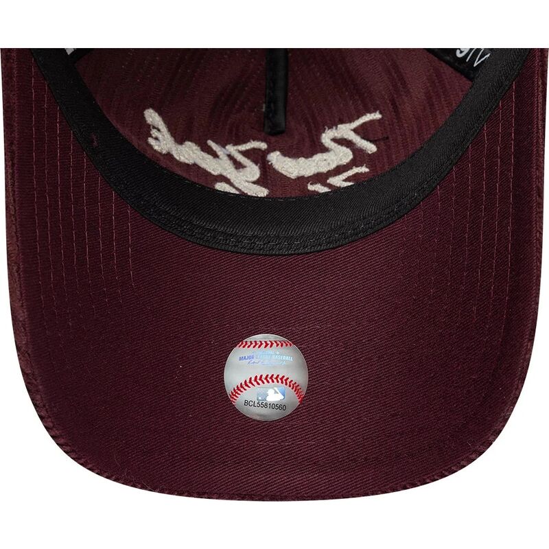 czapki-zakrzywiona-czerwony-tasma-regulowana-9twenty-a-frame-cord-script-new-york-yankees-mlb-new-era