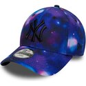 czapki-zakrzywiona-wielokolorowy-snapback-dla-dziecka-9forty-all-over-print-space-new-york-yankees-mlb-new-era